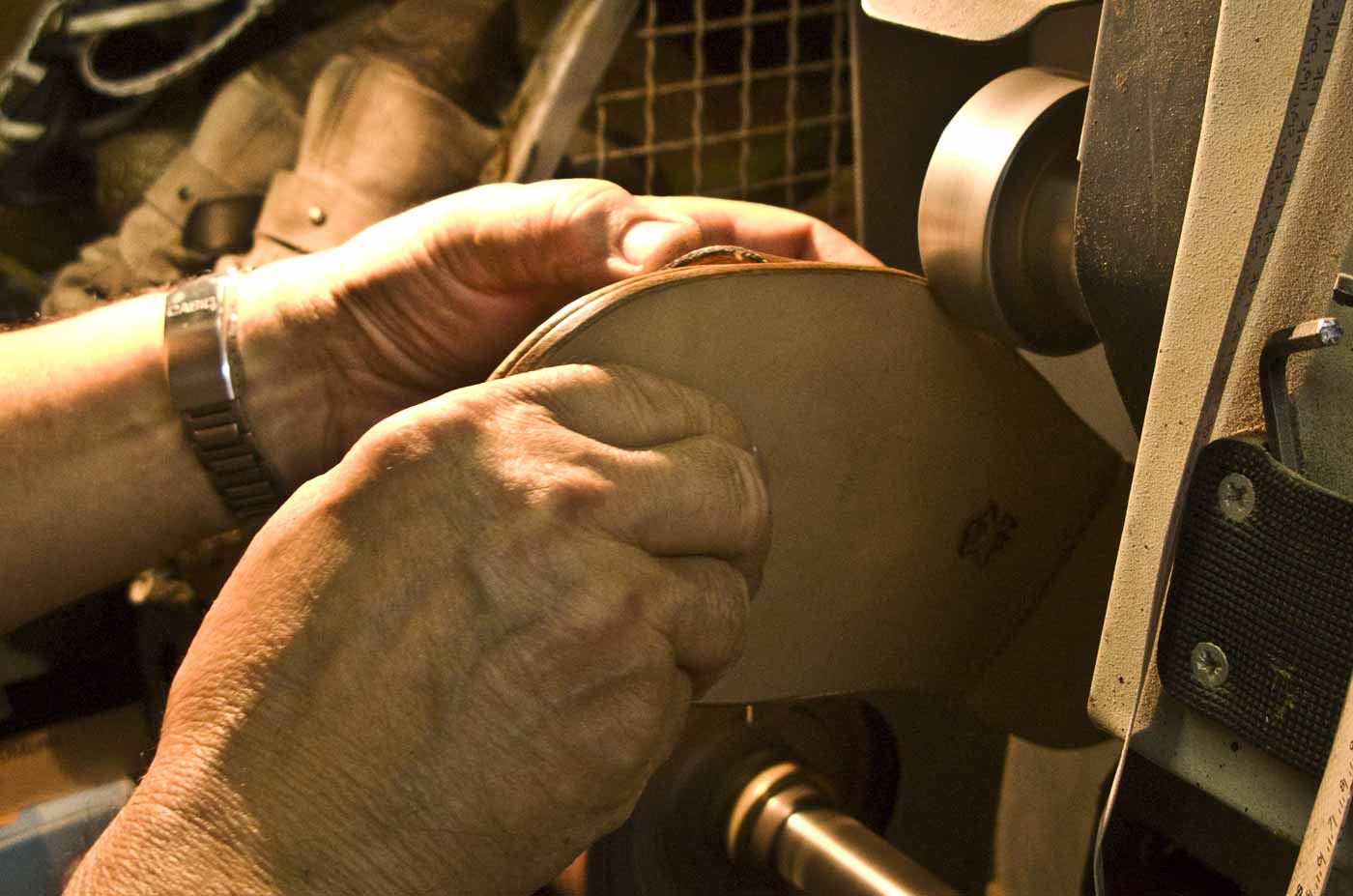 Artigianato made in italy, calzolaio in Versilia a Forte dei Marmi